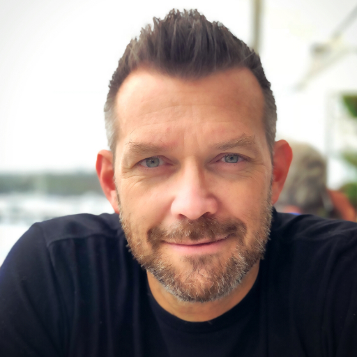 Dr Nic Lucas